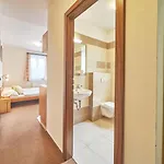 阿德丽公寓酒店 3* 扬斯凯拉兹涅