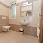 阿德丽公寓酒店